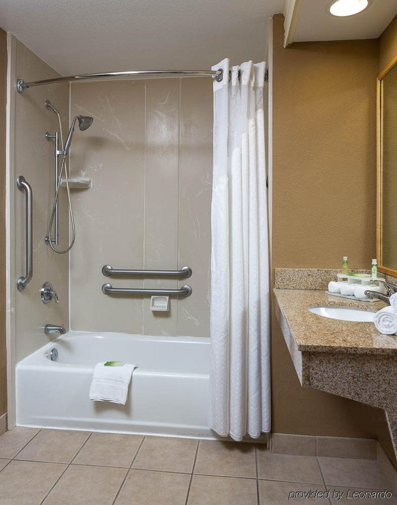 Express - By Ihg Clermont